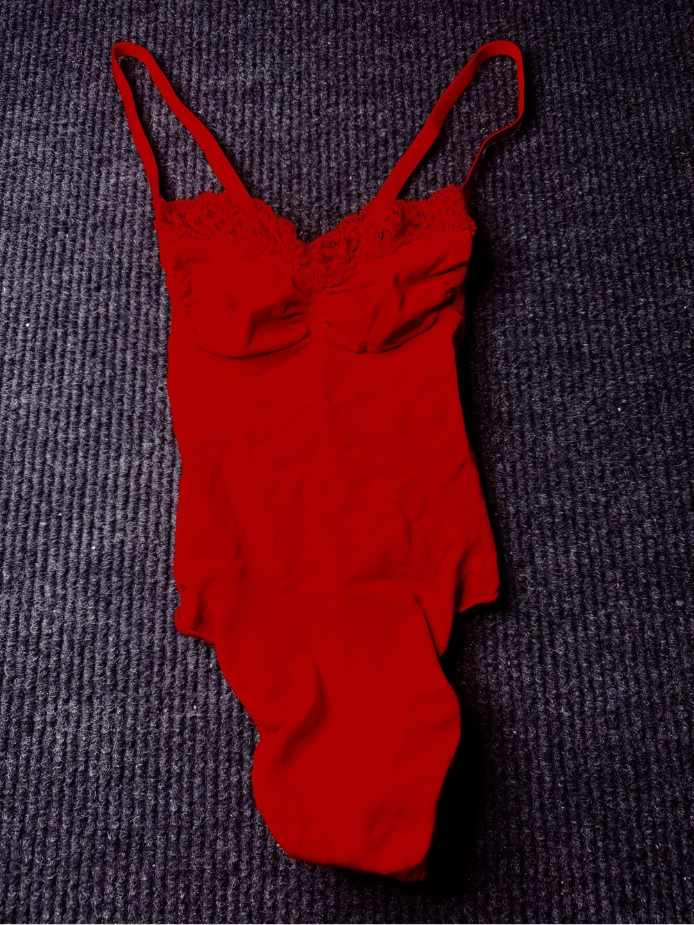 SKIMS Fits Everybody Lace Push-Up Thong Bodysuit Cayenne Red Size M